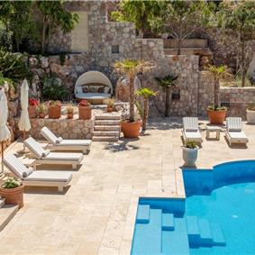 11 bedroom seafront villa with infinity pool near Budvar, sleeps 22